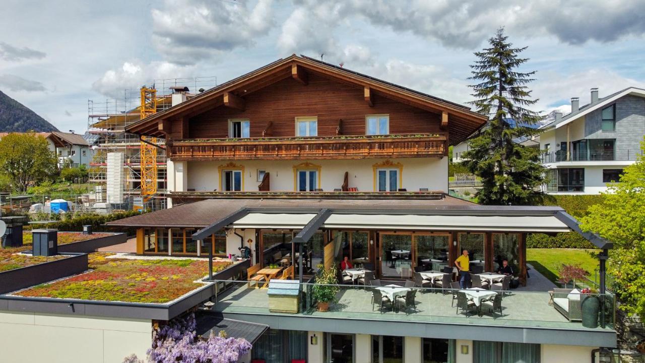 Tirolerhof Pension Natz-Schabs エクステリア 写真