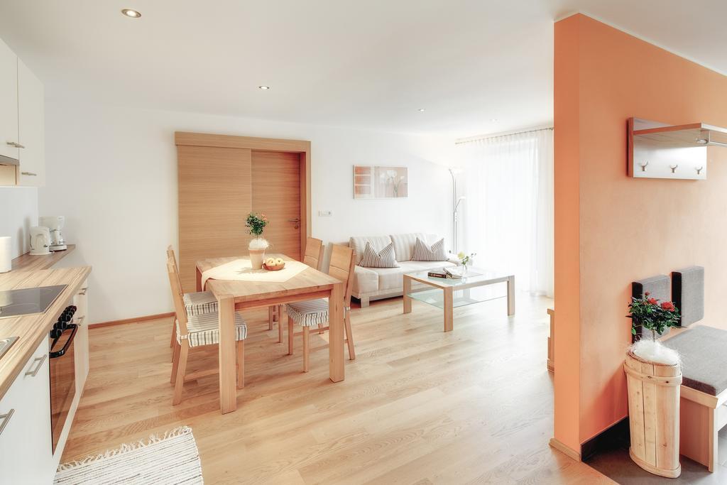 Tirolerhof Pension Natz-Schabs エクステリア 写真